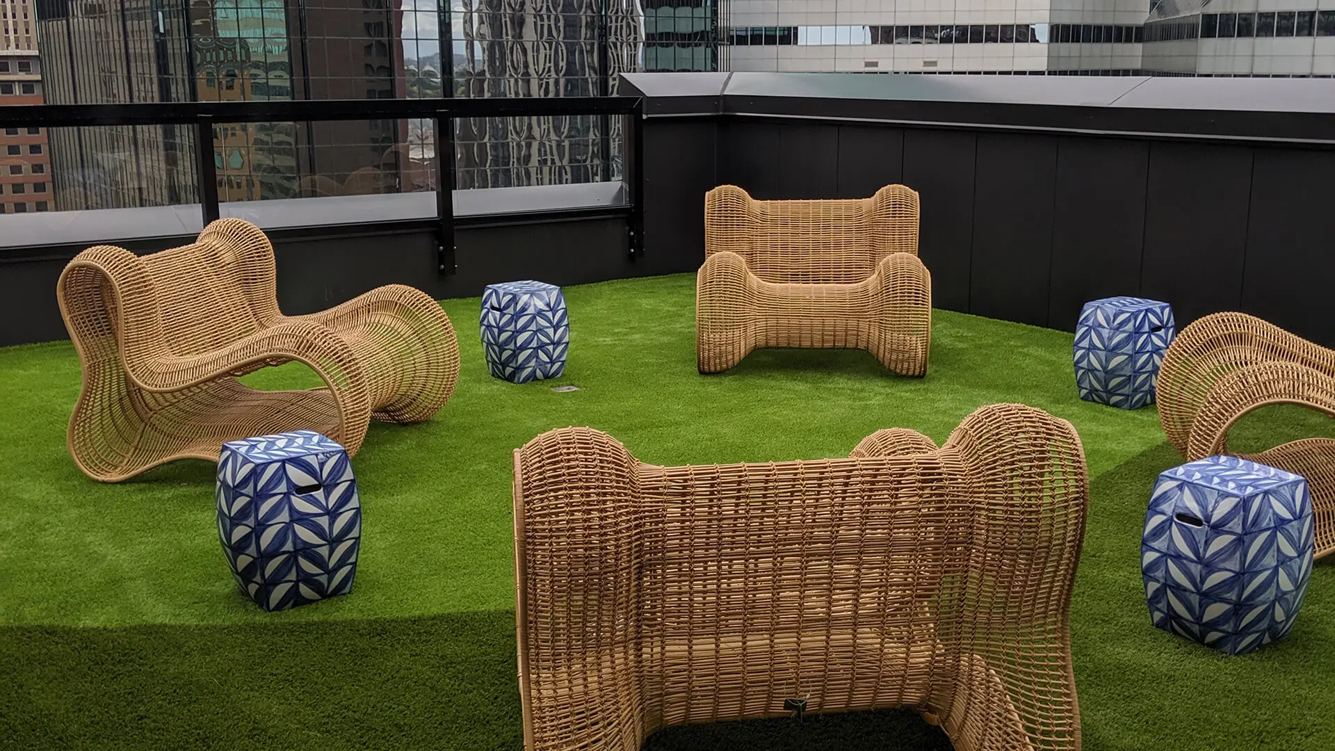 synthetic grass lawn on commercial rooftop